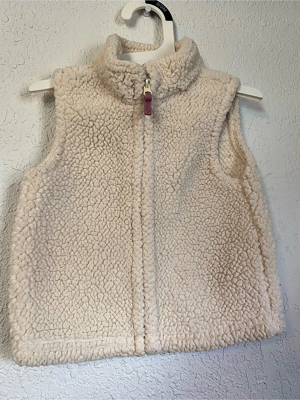 Carter's Kids Sherpa Fleece Vest Size 9M Cream like new.